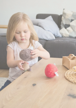 Pädagogisches Spielzeug für Kinder – kreatives Lernspielzeug zum Entdecken und Fördern