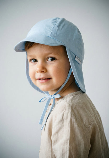 Hat with visor and neckflap