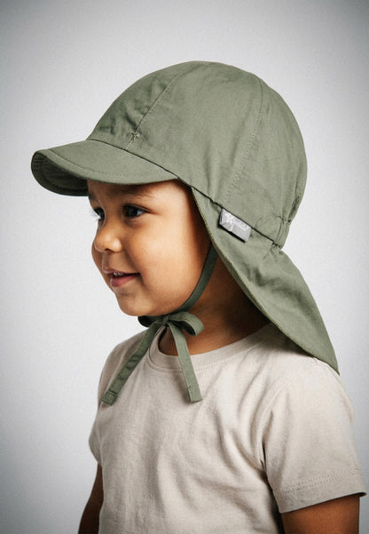 Gorra con protección para el cuello