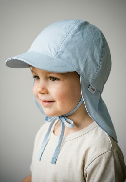Hat with visor and neckflap