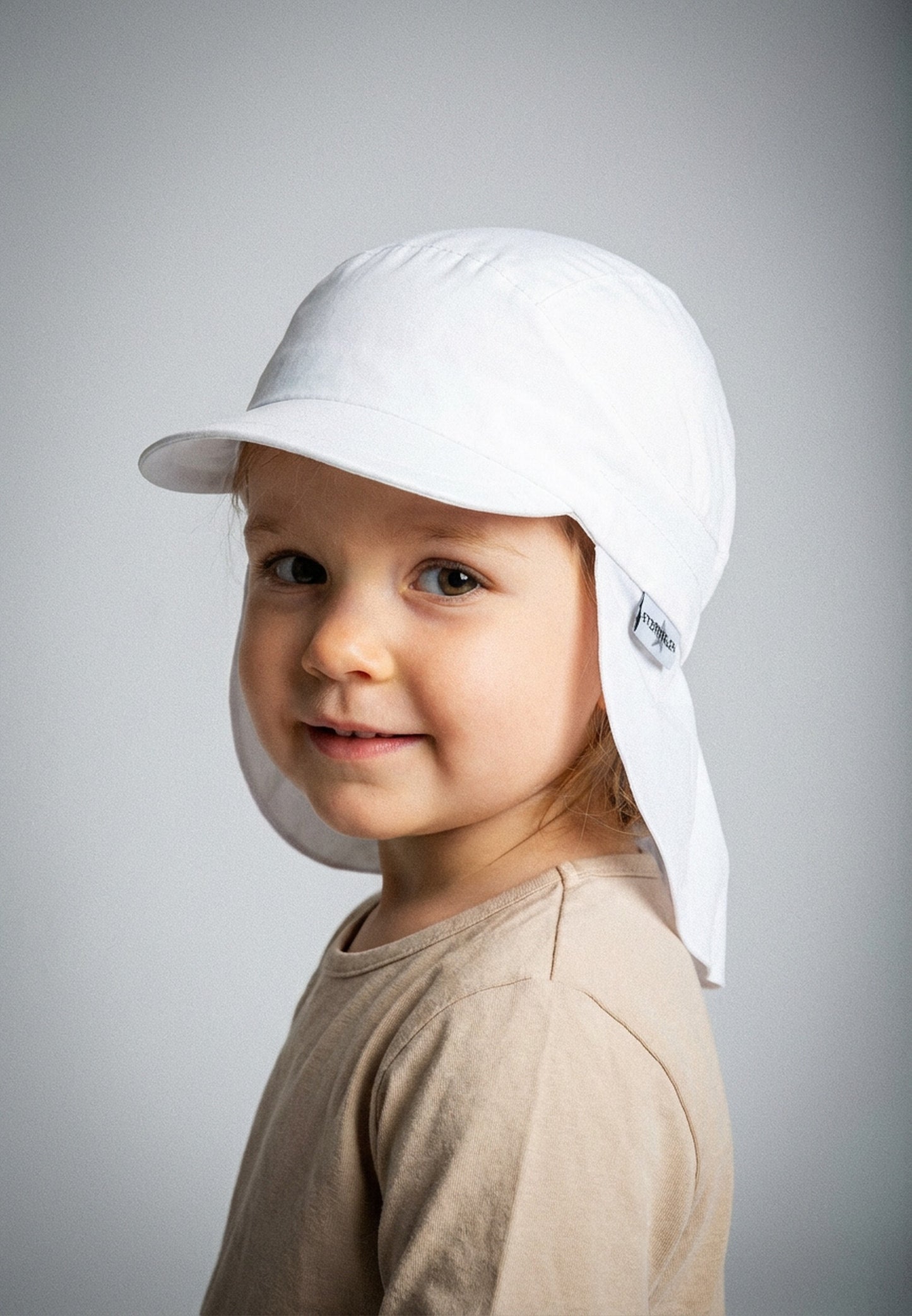 Hat with visor and neckflap
