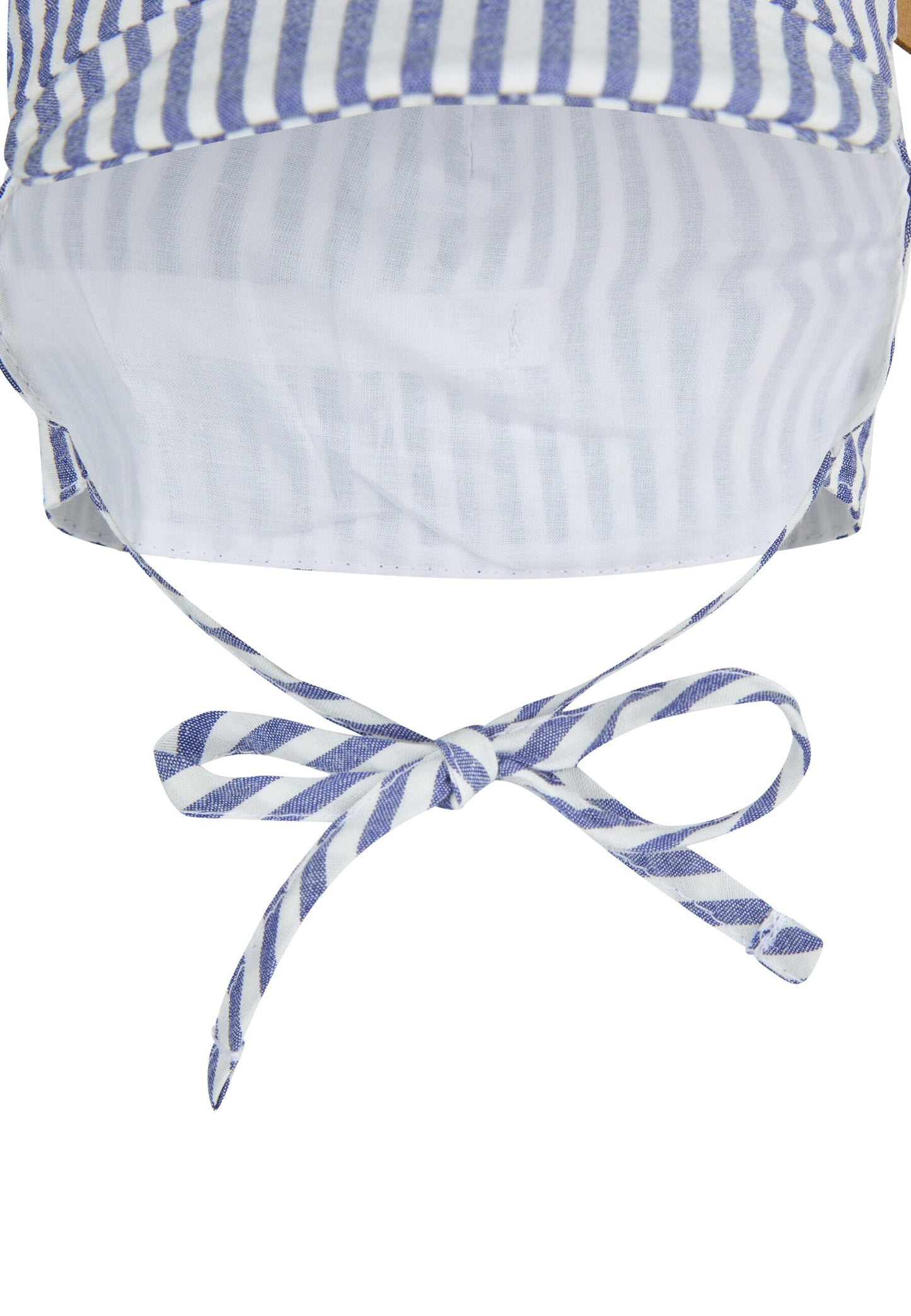 Cappello con visiera e protezione per il collo