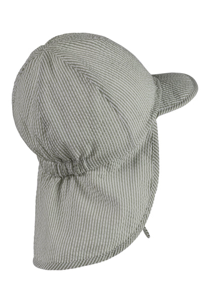 Hat with visor and neckflap