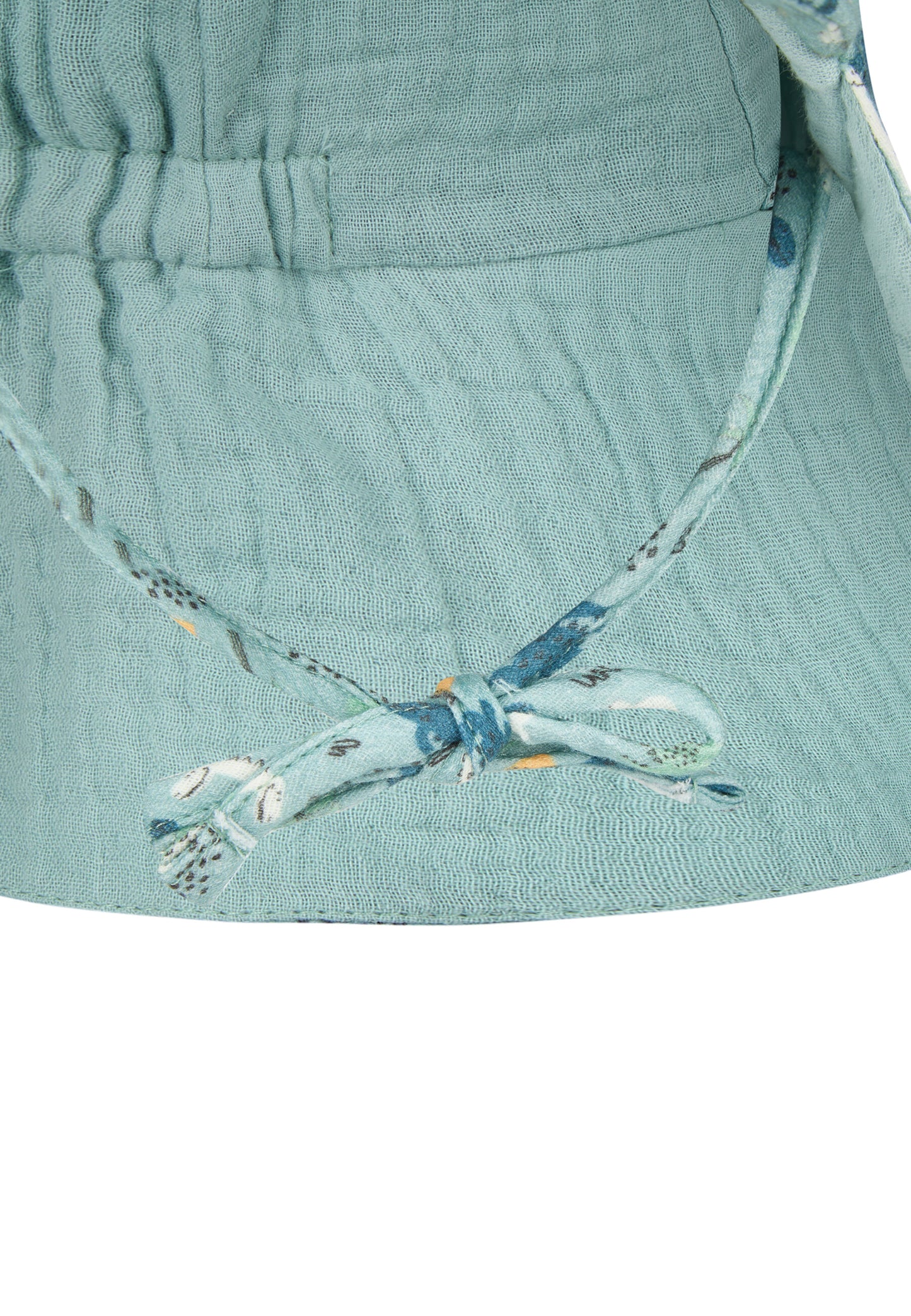 Zonnepet met nekbescherming