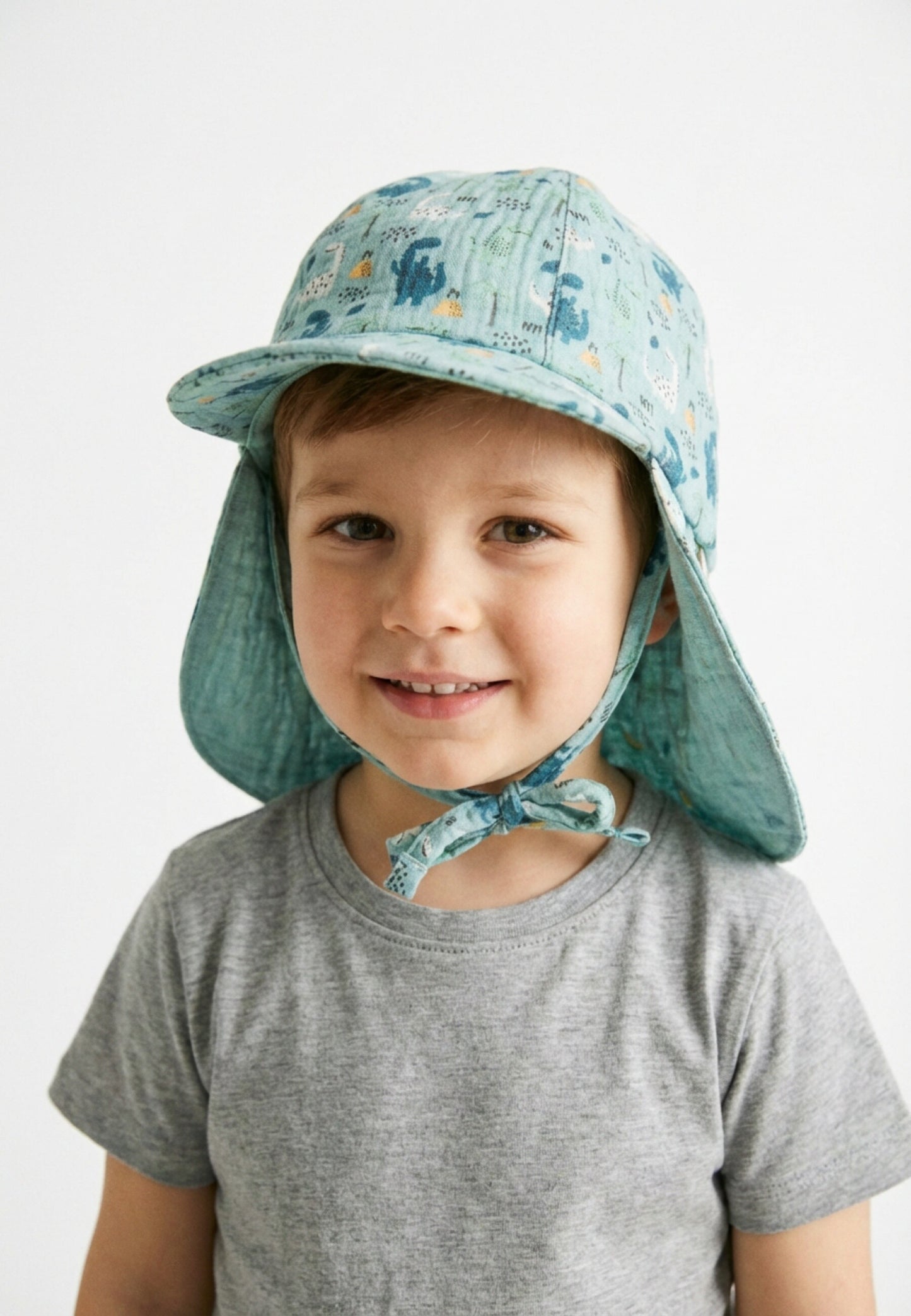 Hat with visor and neckflap