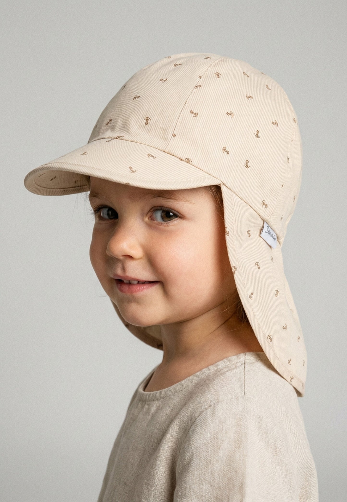 Casquette à visière avec protection de nuque