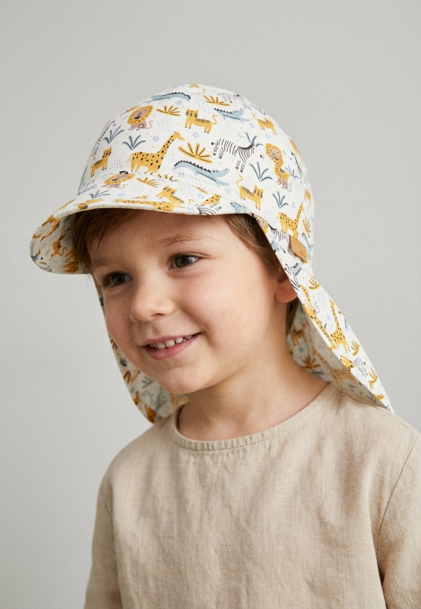 Casquette à visière avec protection de nuque