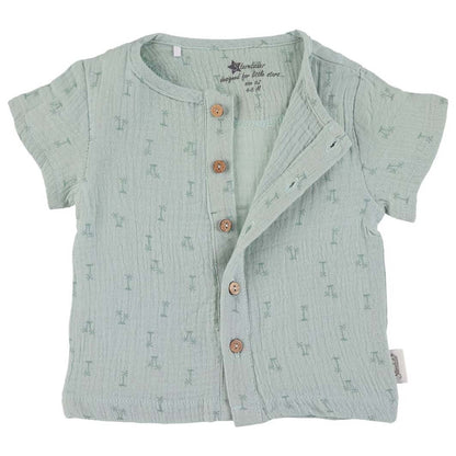 Conjunto de camisa y pantalones cortos