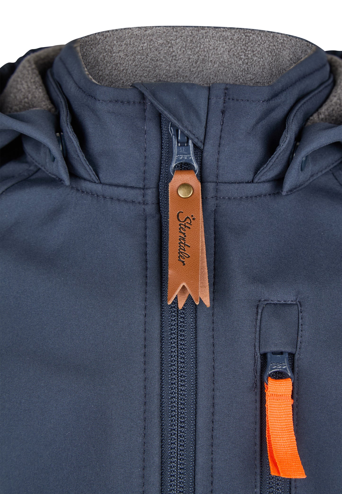 Chaqueta con capucha