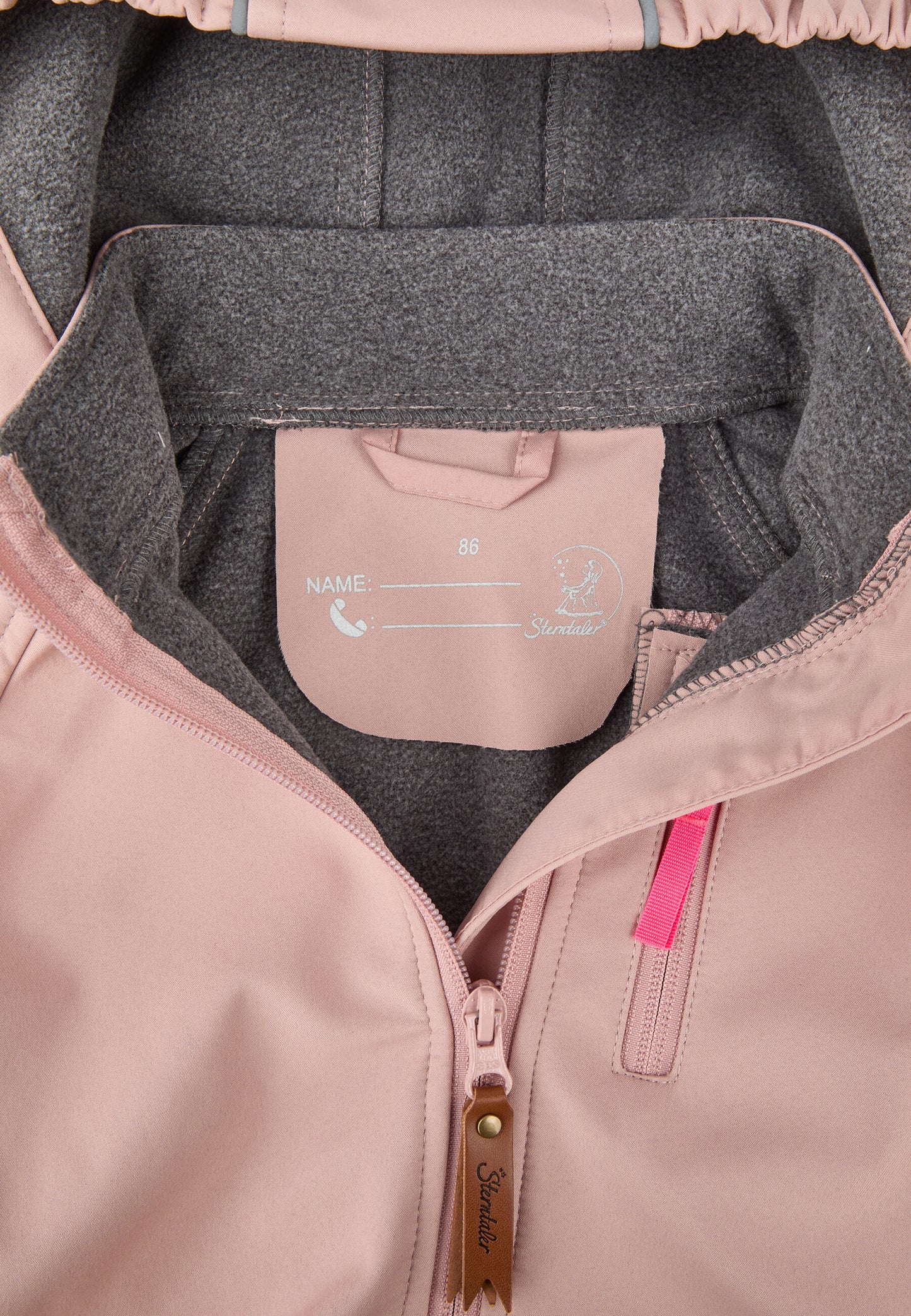 Chaqueta con capucha