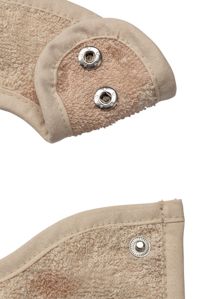 Babero con botón a presión