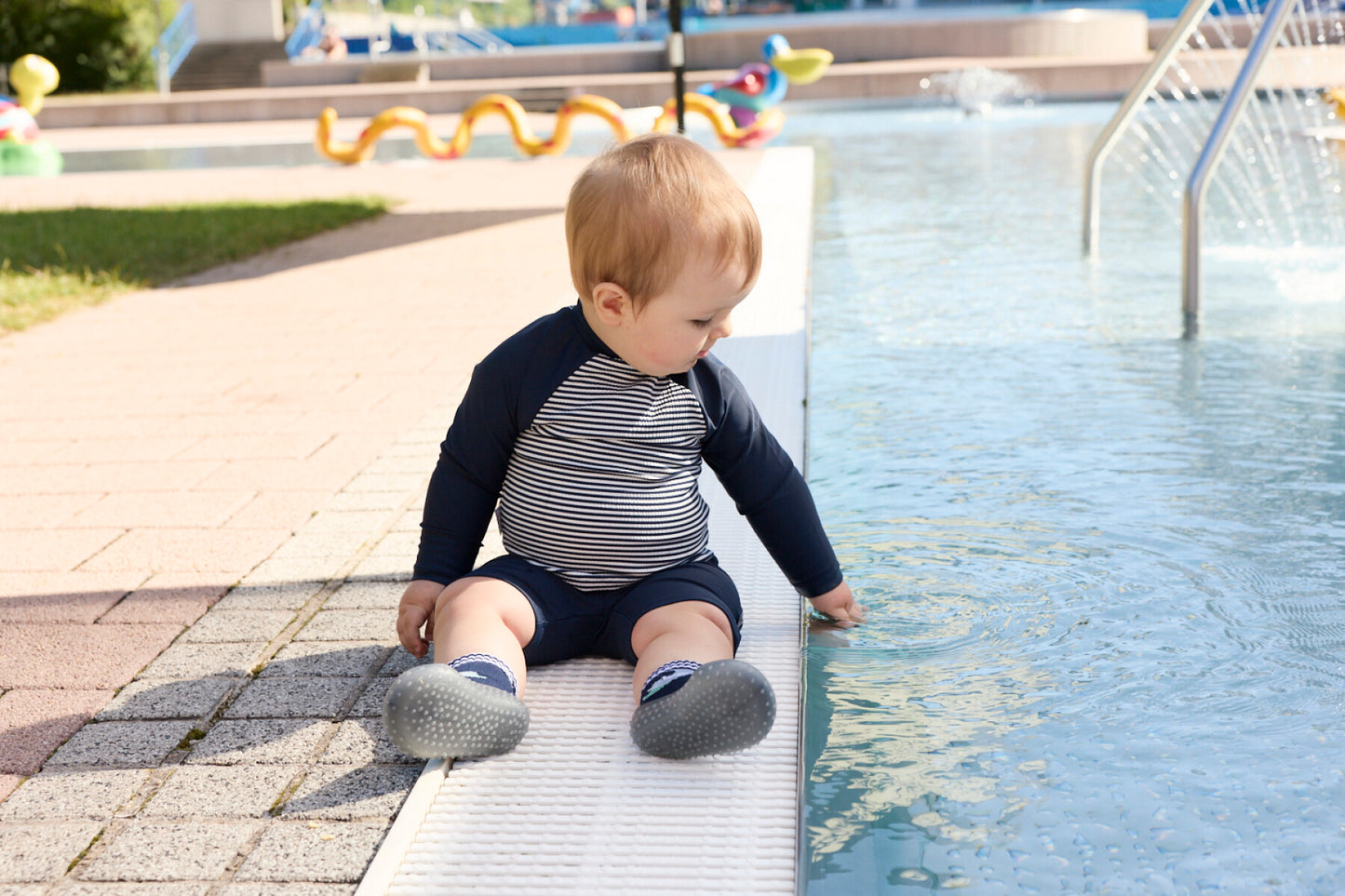 Long-sleeved bathing shirt