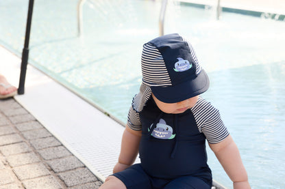 Casquette à visière avec protection de nuque