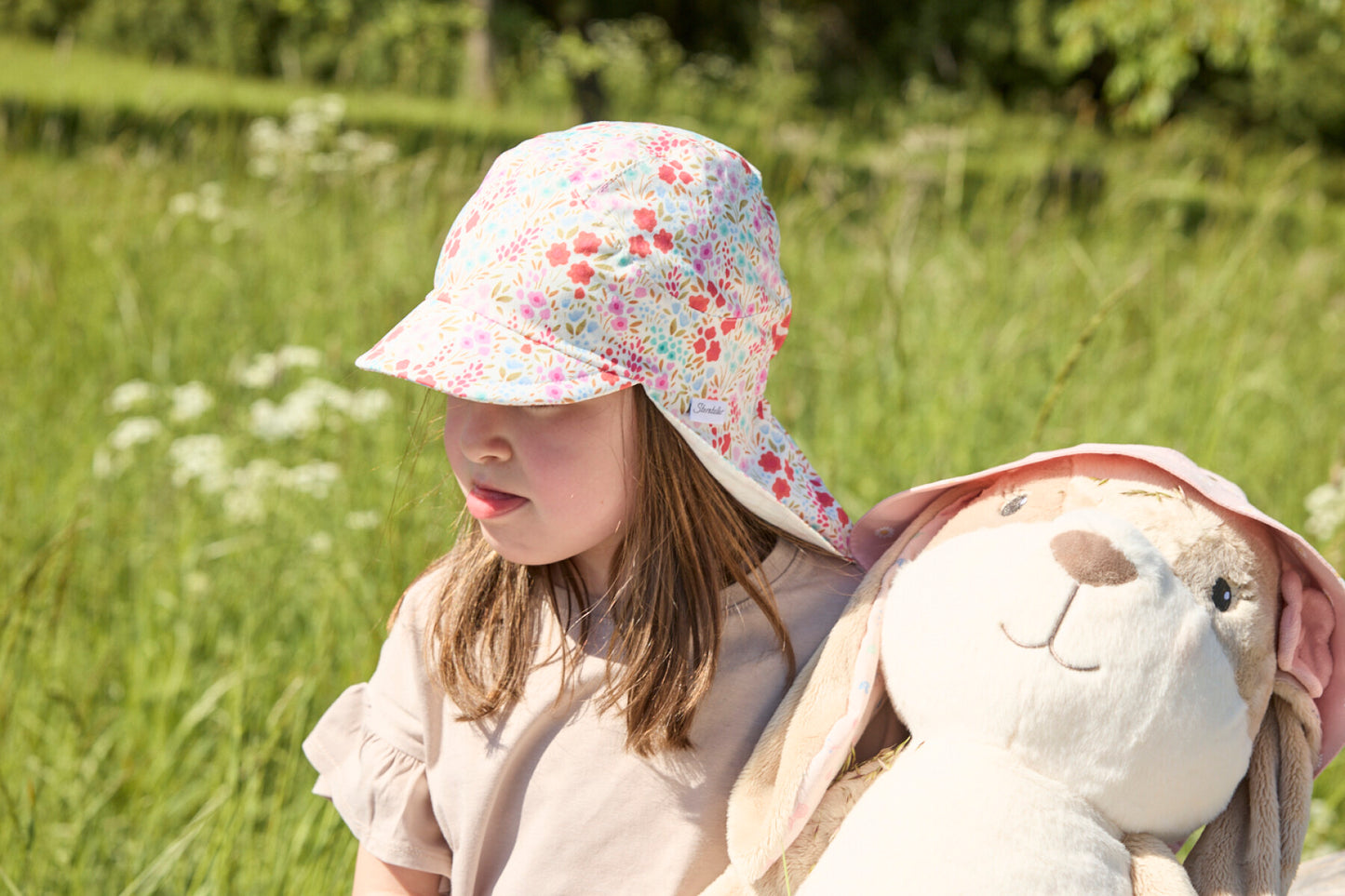 Zonnepet met nekbescherming