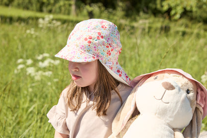 Zonnepet met nekbescherming