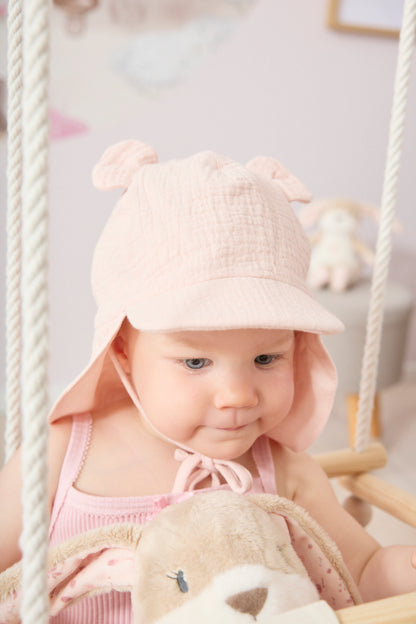 Cap with neck protection