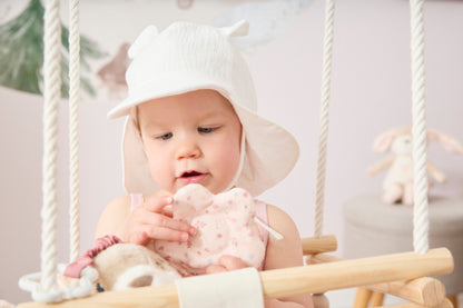 Cap with neck protection